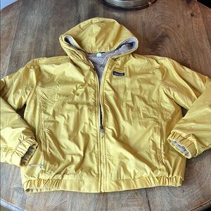 ✨REVERSIBLE✨ Patagonia Yellow Hooded Jacket